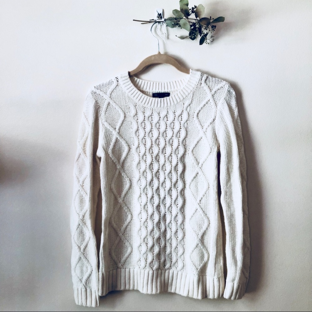 GAP cable knit sweater